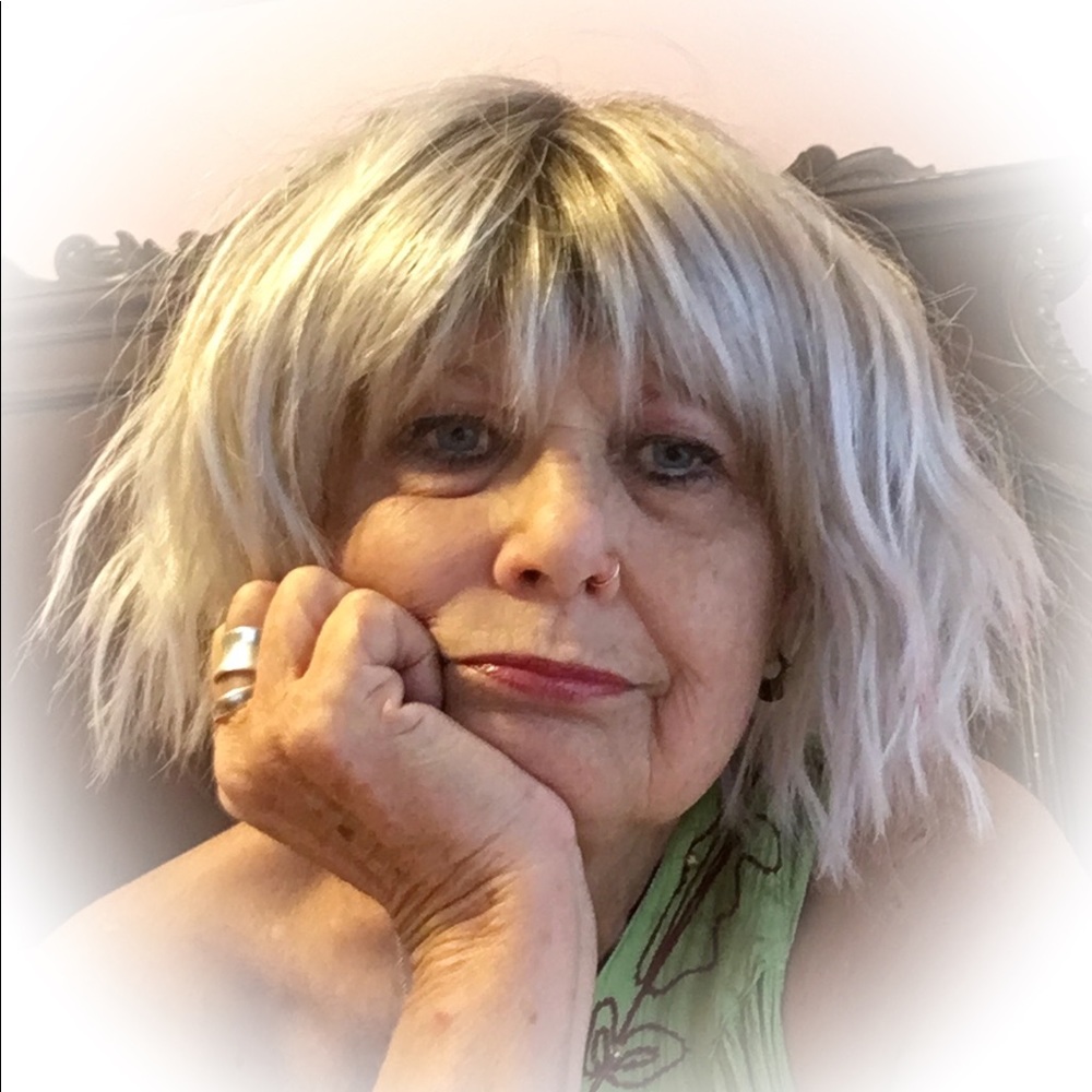 Meet your Posher, Laurie